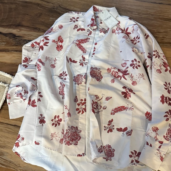 Floral Silk Blouse as seen oWith Love Meghan S2 Chrissy Teigen size XL - Picture 2 of 3